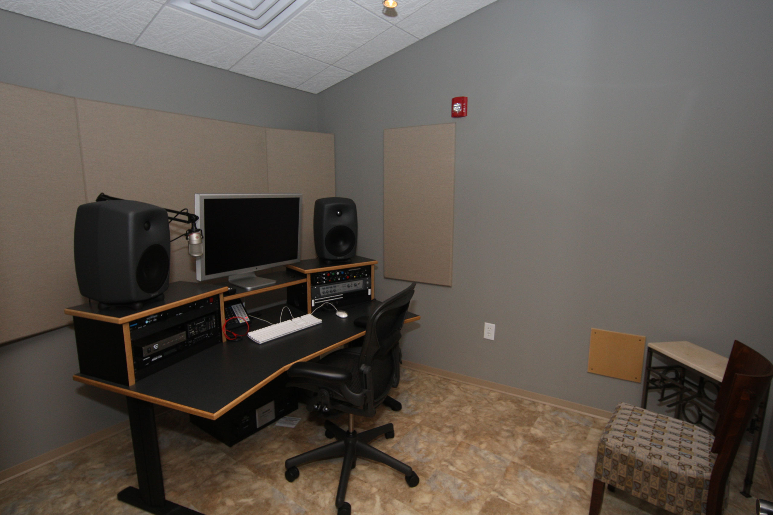 FCN International Television & Radio Recording Studio 'Edit Suite'